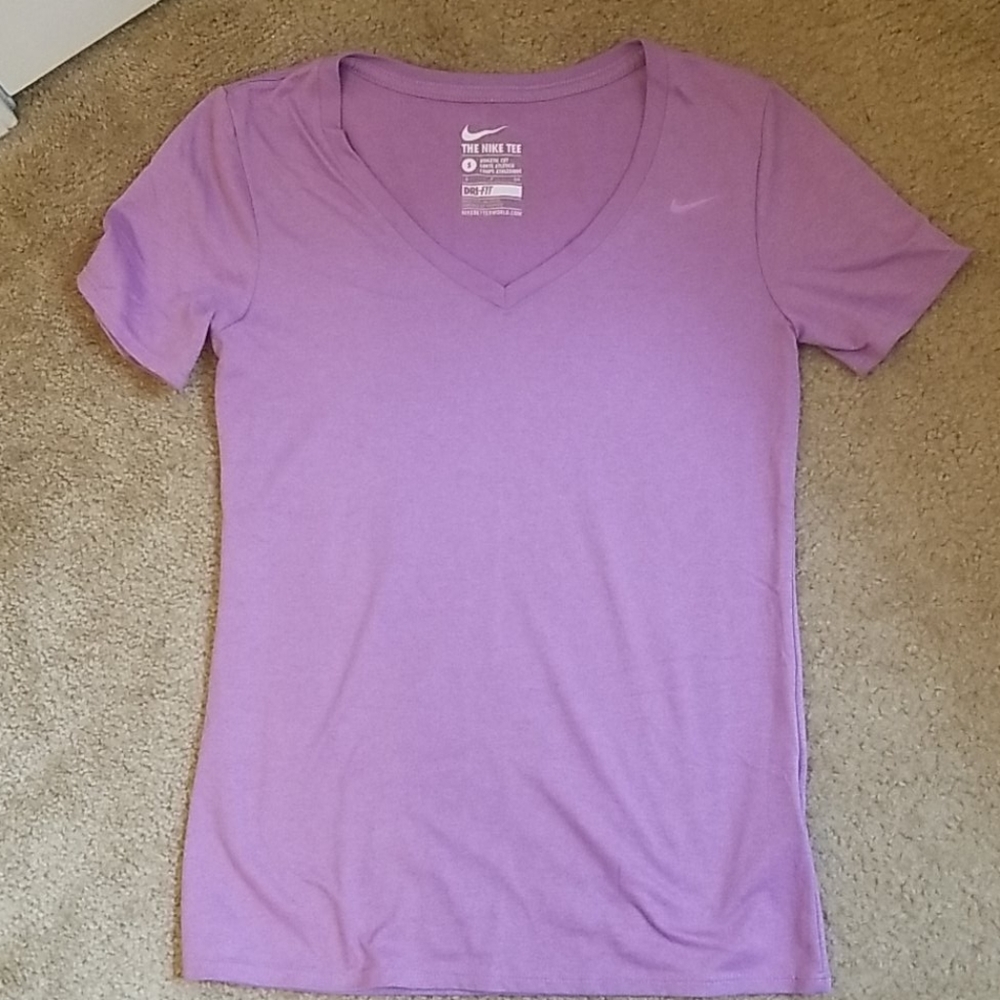 Light purple Nike workout shirt